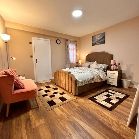 Canary Wharf Single Double And En-Suite Rooms Λονδίνο Εξωτερικό φωτογραφία