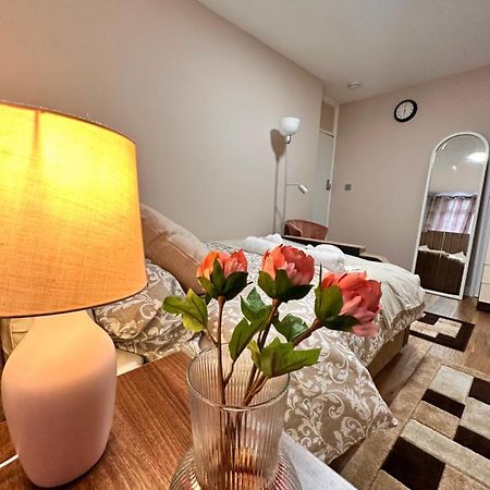 Canary Wharf Single Double And En-Suite Rooms Λονδίνο Εξωτερικό φωτογραφία