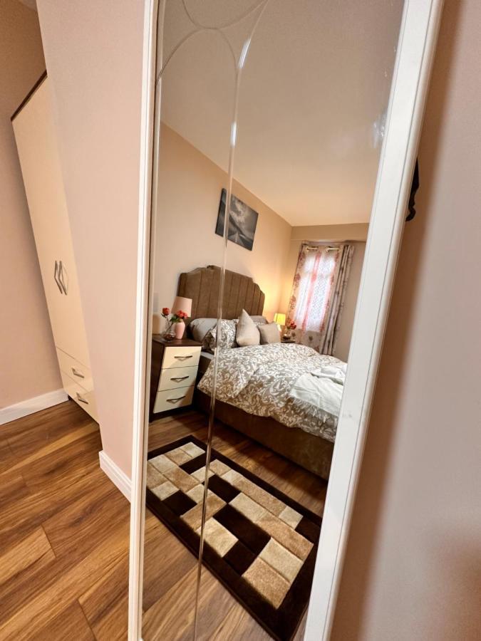 Canary Wharf Single Double And En-Suite Rooms Λονδίνο Εξωτερικό φωτογραφία