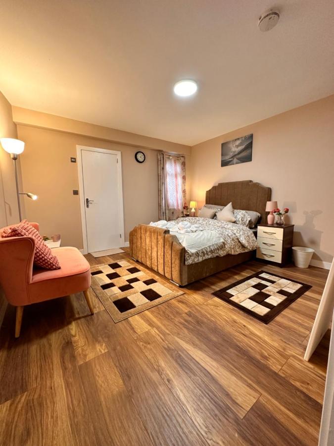Canary Wharf Single Double And En-Suite Rooms Λονδίνο Εξωτερικό φωτογραφία