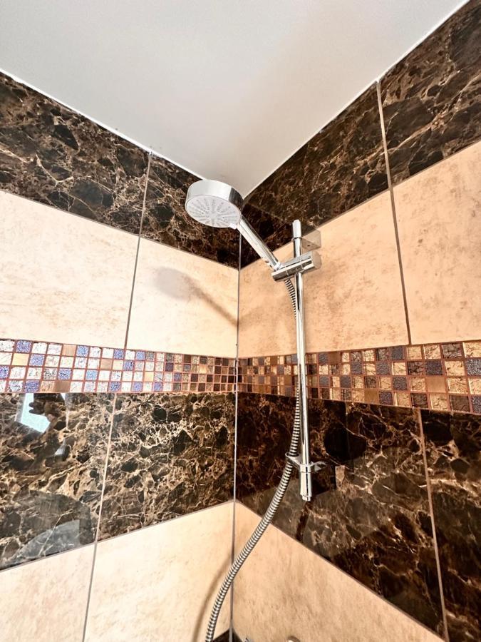 Canary Wharf Single Double And En-Suite Rooms Λονδίνο Εξωτερικό φωτογραφία