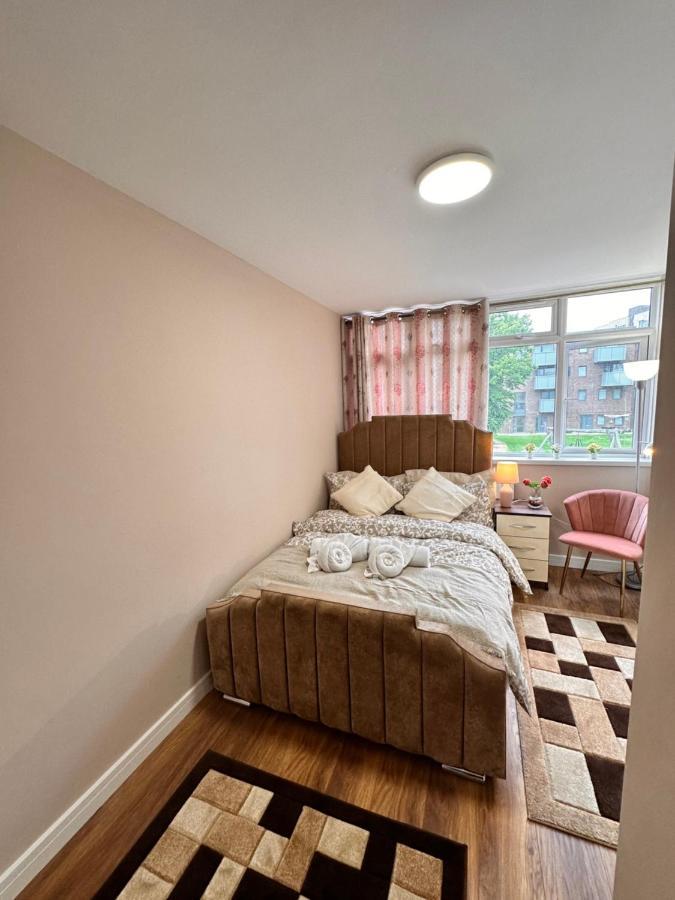 Canary Wharf Single Double And En-Suite Rooms Λονδίνο Εξωτερικό φωτογραφία