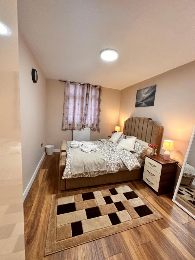 Canary Wharf Single Double And En-Suite Rooms Λονδίνο Εξωτερικό φωτογραφία