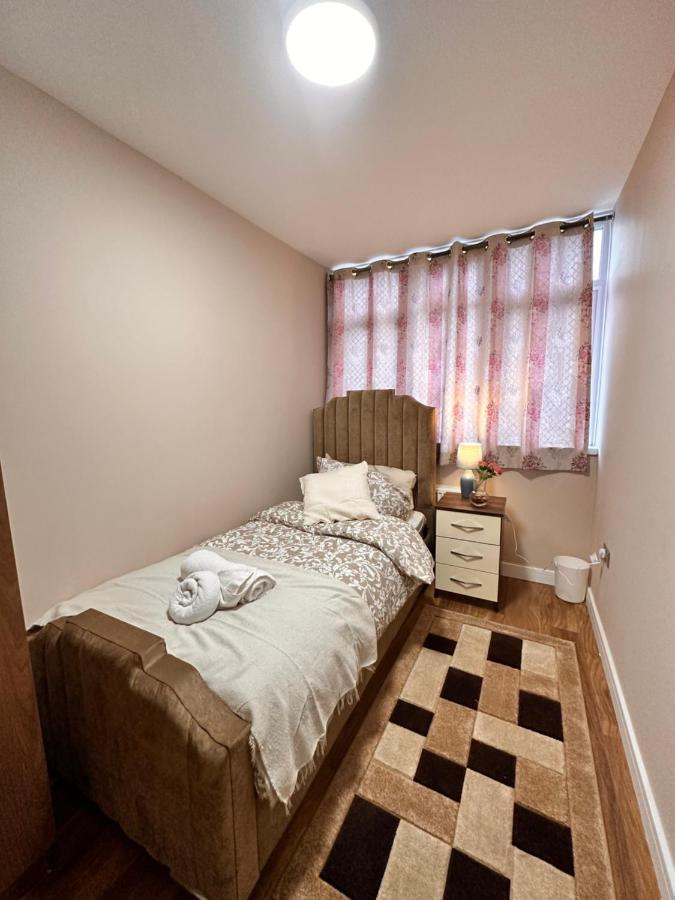 Canary Wharf Single Double And En-Suite Rooms Λονδίνο Εξωτερικό φωτογραφία