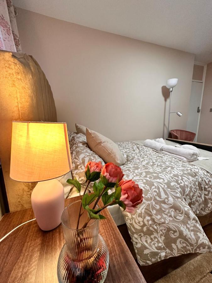 Canary Wharf Single Double And En-Suite Rooms Λονδίνο Εξωτερικό φωτογραφία