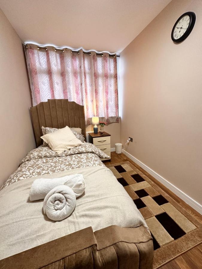 Canary Wharf Single Double And En-Suite Rooms Λονδίνο Εξωτερικό φωτογραφία