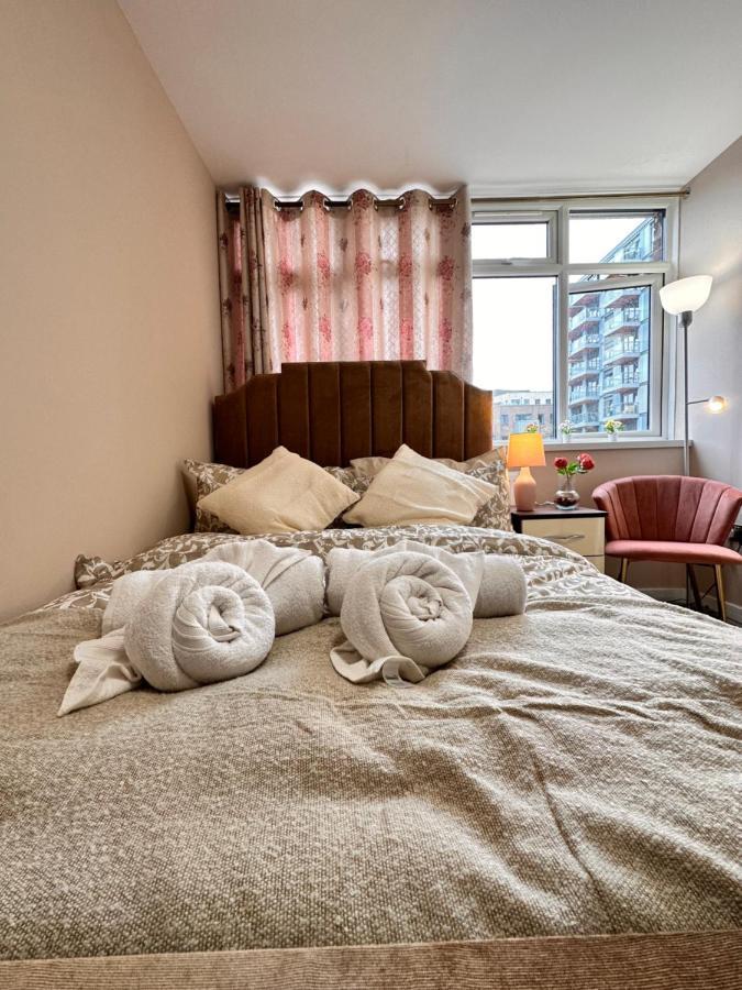 Canary Wharf Single Double And En-Suite Rooms Λονδίνο Εξωτερικό φωτογραφία