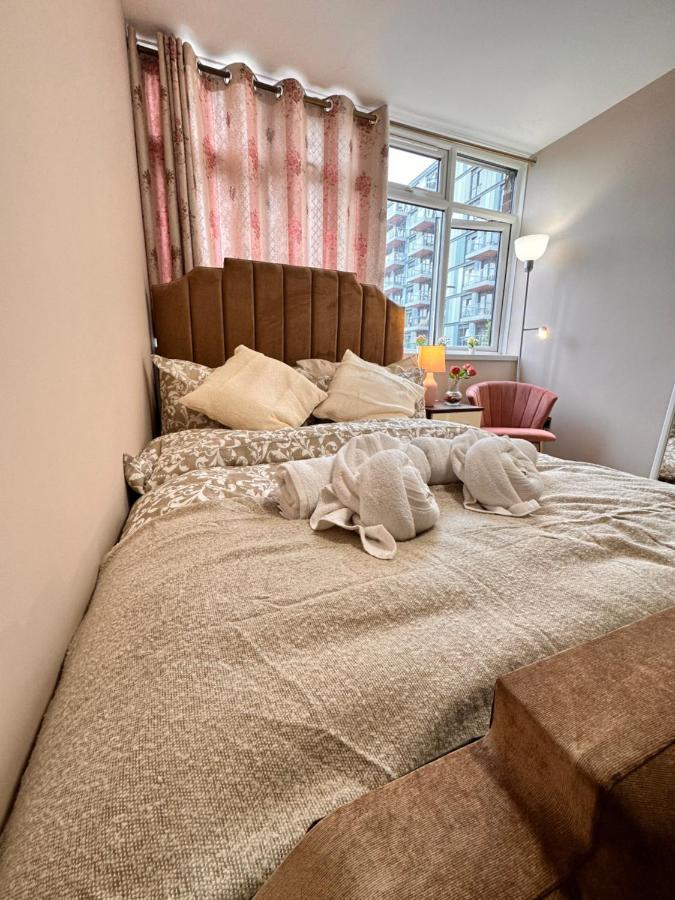Canary Wharf Single Double And En-Suite Rooms Λονδίνο Εξωτερικό φωτογραφία
