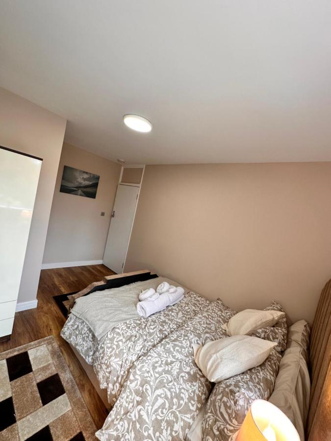 Canary Wharf Single Double And En-Suite Rooms Λονδίνο Εξωτερικό φωτογραφία