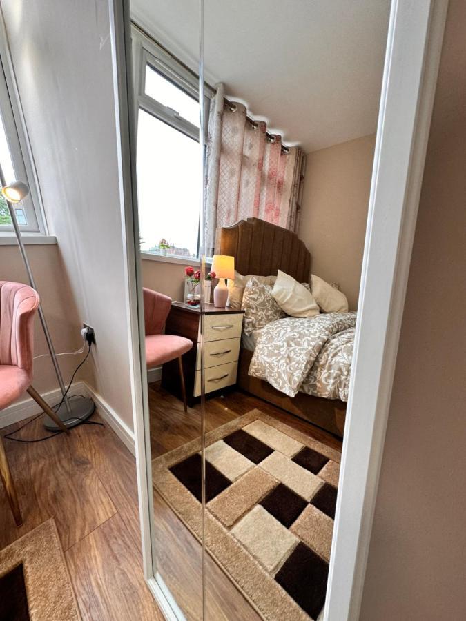 Canary Wharf Single Double And En-Suite Rooms Λονδίνο Εξωτερικό φωτογραφία