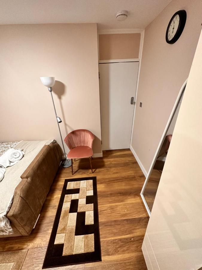 Canary Wharf Single Double And En-Suite Rooms Λονδίνο Εξωτερικό φωτογραφία