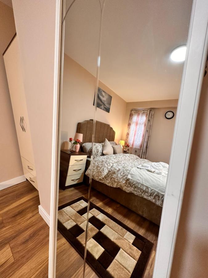 Canary Wharf Single Double And En-Suite Rooms Λονδίνο Εξωτερικό φωτογραφία