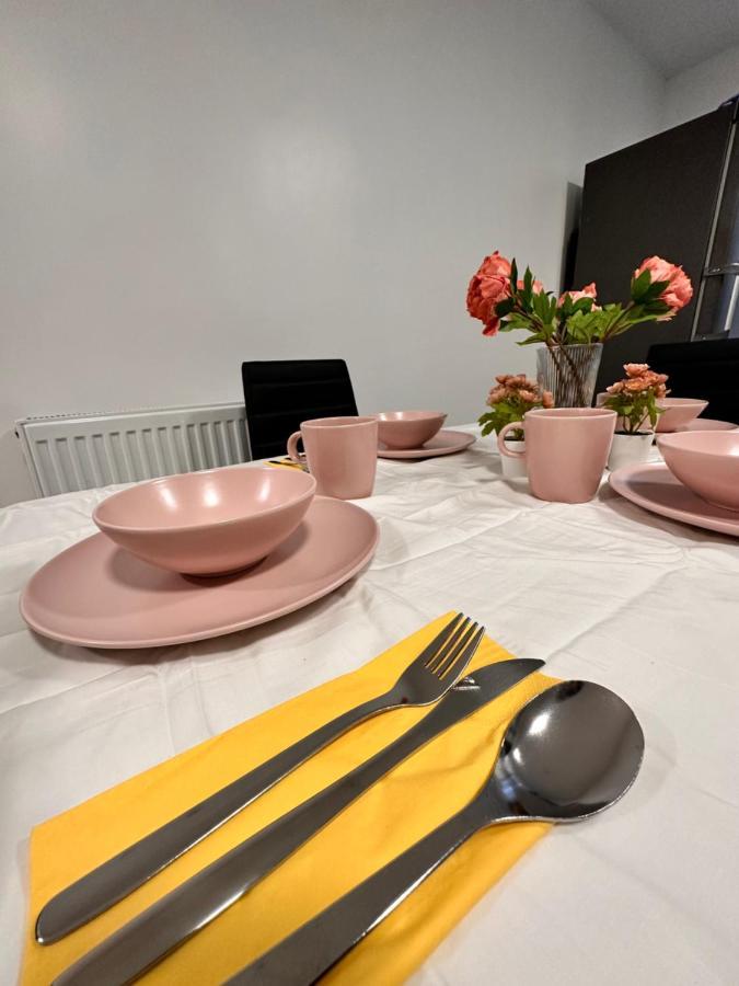 Canary Wharf Single Double And En-Suite Rooms Λονδίνο Εξωτερικό φωτογραφία