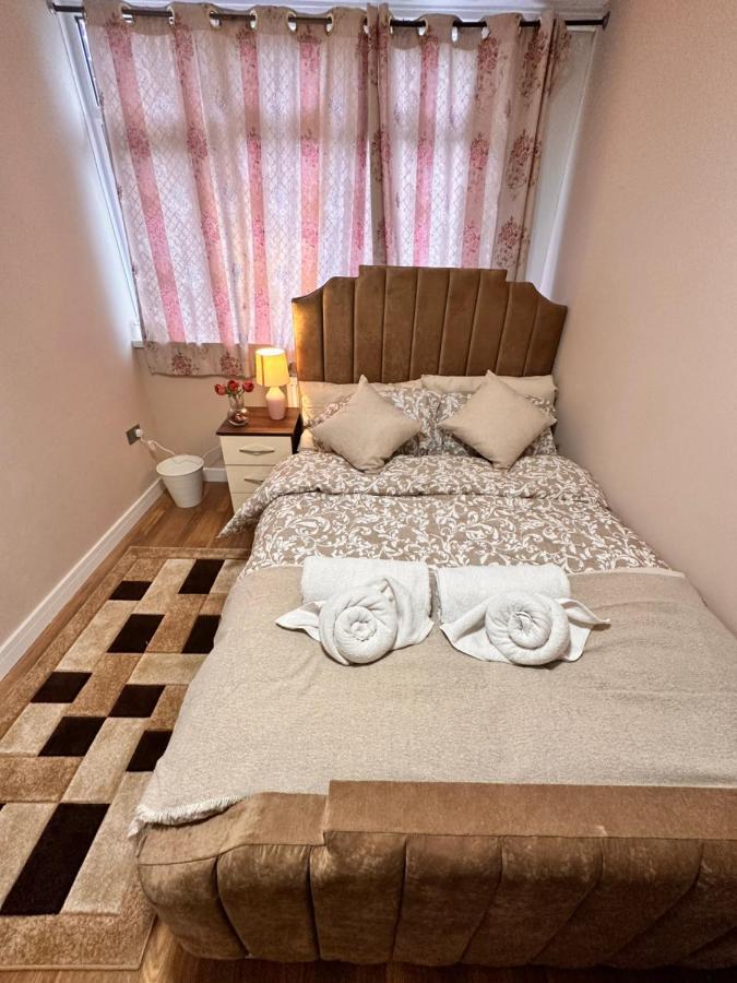 Canary Wharf Single Double And En-Suite Rooms Λονδίνο Εξωτερικό φωτογραφία