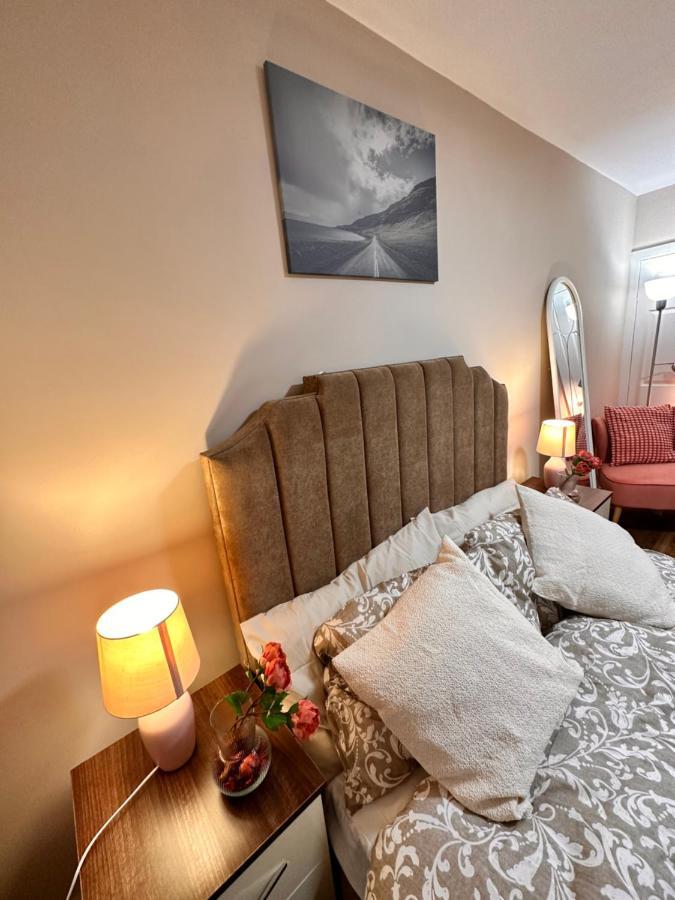 Canary Wharf Single Double And En-Suite Rooms Λονδίνο Εξωτερικό φωτογραφία