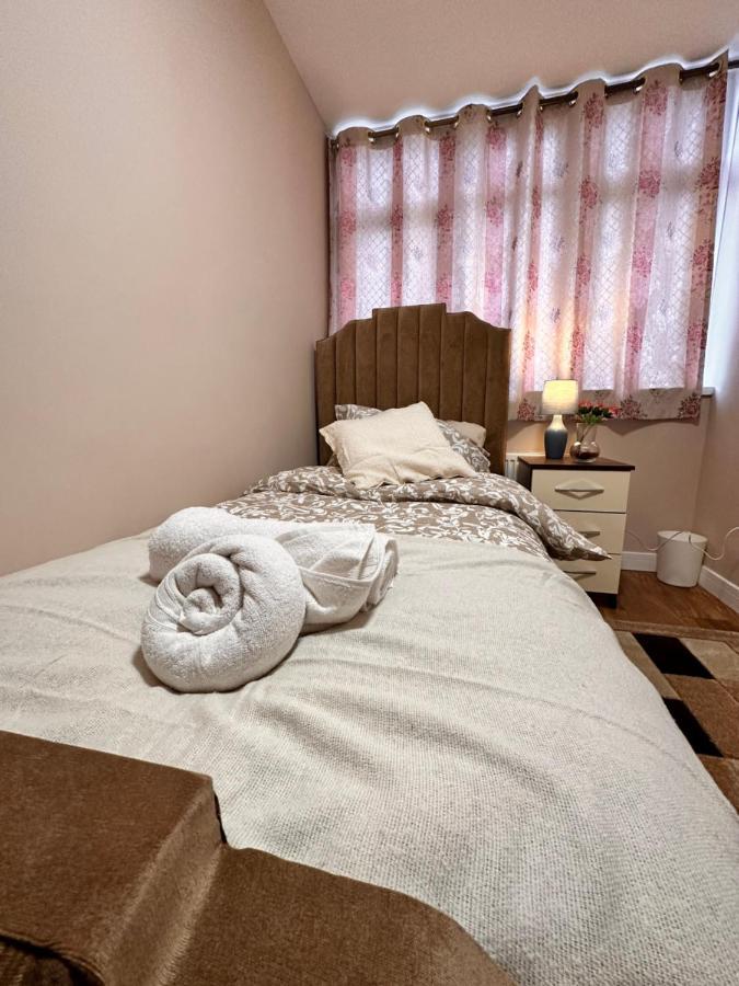 Canary Wharf Single Double And En-Suite Rooms Λονδίνο Εξωτερικό φωτογραφία