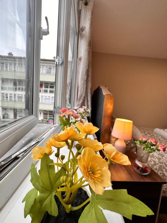 Canary Wharf Single Double And En-Suite Rooms Λονδίνο Εξωτερικό φωτογραφία